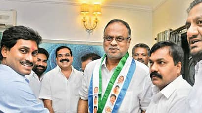 వైసిపిలో చేరిన వేమిరెడ్డి..టిడిపికి షాక్