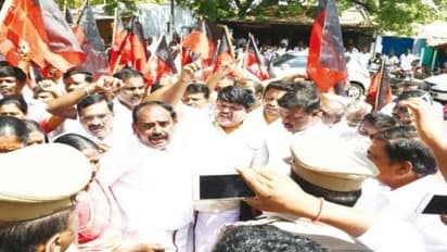 அமராவதி அணையில் இருந்து தண்ணீர் திறந்துவிட வேண்டும் – கரூரில் தி.மு.க.வினர் ஆர்ப்பாட்டம்…