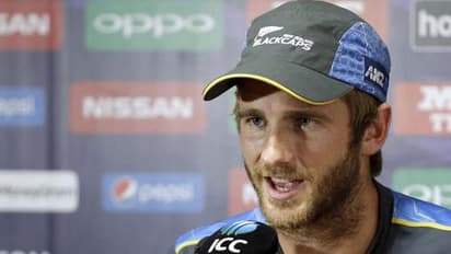 ವಿಲಿಯಮ್ಸನ್ ಕ್ಯಾಚ್’ಗೆ ತಬ್ಬಿಬ್ಬಾದ ಪಾಕ್ ಬ್ಯಾಟ್ಸ್’ಮನ್..!