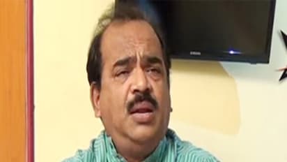 "ஜெயக்குமாருக்கு பதவி கண்ணை மறைக்கிறது...!!!" - நாஞ்சில் சம்பத் காட்டம்!!