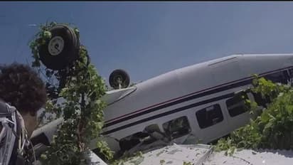 തകര്‍ന്നുവീഴുന്നതിനു തൊട്ടുമുമ്പ് വിമാനത്തിനുള്ളിലെ ക്യാമറ പകര്‍ത്തിയ ദൃശ്യങ്ങള്‍