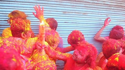 రంగునీళ్లు అనుకొని బావ మీద యాసిడ్ చల్లిన మరదలు