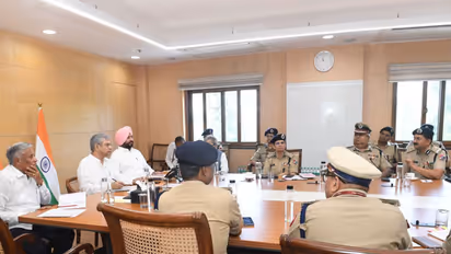 Railway Minister Ashwini Vaishnaw chaired high-level meeting with officials (Photo/Ministry of Railways)