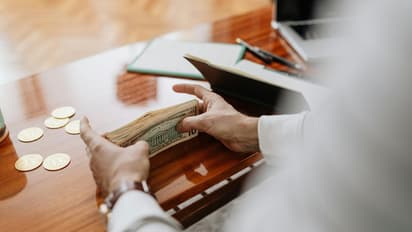 The Pros and Cons of Dividend Investing in a Low-Yield Environment