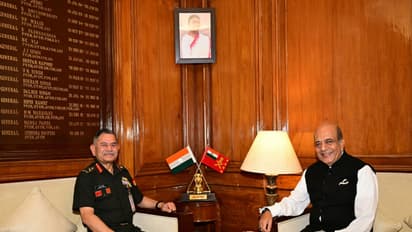 Chief of Army Staff General Upendra Dwivedi with Dinesh Trivedi, High Commissioner-Designate of India to Bangladesh (Photo: x/@adgpi)