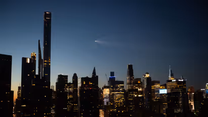 https://stocktwits.com/news-articles/markets/equity/space-x-reportedly-eyes-80-000-cell-sites-in-push-to-become-fourth-us-wireless-carrier-t-tmus-vz-stocks-slip-after-hours/cZxwFlZRBDk