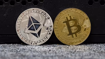 https://stocktwits.com/news-articles/markets/cryptocurrency/eth-sits-in-the-middle-of-nothing-heading-into-the-back-half-of-a-red-october/cZxNlsWRBtr