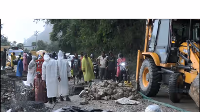 Restoration works underway on damaged retaining wall along Dehradun-Mussoorie Road near Paniwala Band (Photo/ANI)