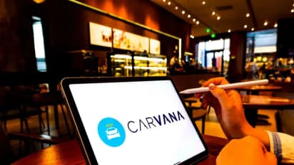 https://stocktwits.com/news-articles/markets/equity/carvana-chairman-cashes-out-again-but-retail-traders-aren-t-flinching/ch8MQWOR5s1