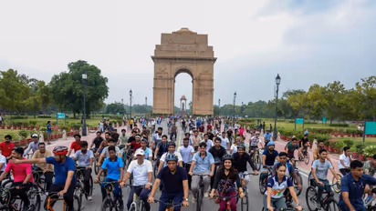 Mansukh Mandaviya leads 82nd Fit India Sundays on Cycle. (Photo/SAI)