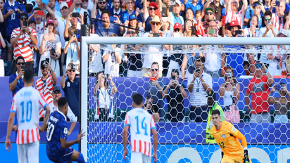Soccer Football - FIFA World Cup 2026 - Round of 16 - Paraguay v France - Philadelphia Stadium, Philadelphia, Pennsylvania, U.S. - July 4, 2026 France's Kylian Mbappe scores their first goal from the penalty spot (Photo: REUTERS/Mike Segar)