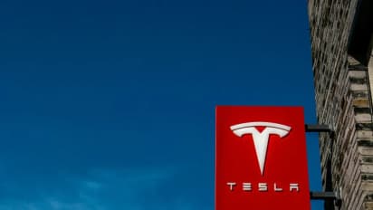 https://stocktwits.com/news-articles/markets/equity/tesla-meta-out-nvidia-in-dan-loeb-s-third-point-rebalances-portfolio-in-q1/chivwX2RbnW