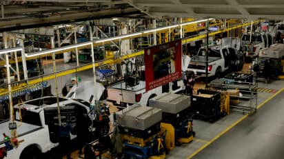 https://stocktwits.com/news-articles/markets/equity/ford-set-to-lose-ground-to-hyundai-in-q3-sales-says-cox-automotive-detroit-3-market-share-seen-hitting-record-low/cZMJ70yRB9F