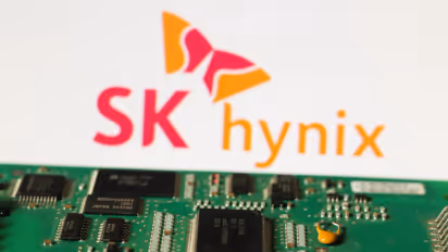 https://stocktwits.com/news-articles/markets/equity/s-sk-hynix-buying-intel-s-ohio-fab-korean-chipmaker-denies-report-now-all-eyes-are-on-earnings/cZZm2aDR7wJ