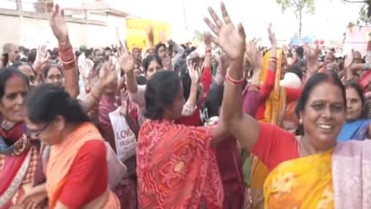 Devotees dancing on the occasion of Devuthani Ekadashi (Photo/ANI)