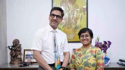 Tina Garg with Dr Sumit Mrig (Photo/ANI)