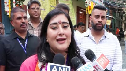 BJP MP Bansuri Swaraj offers prayers at Delhi temple on Ganesh Chaturthi (Photo/ANI)