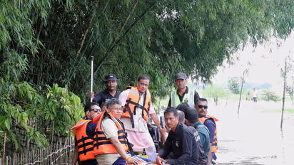 Assam CM Himanta Biswa Sarma visits flood affected area (File Photo:X@himantabiswa)