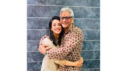 Smriti Mandhana with father (Photo: Instagram/@smriti_mandhana)