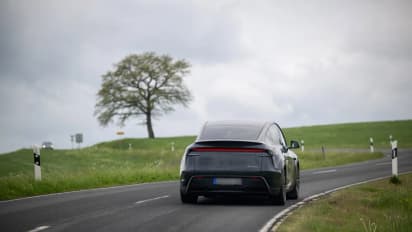https://stocktwits.com/news-articles/markets/equity/tesla-s-electric-doors-continue-to-draw-regulatory-action-nhtsa-to-devise-new-federal-standards/cZZF52QR7Uo