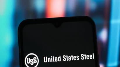https://stocktwits.com/news-articles/markets/equity/nippon-steel-completes-us-steel-merger-as-government-gains-oversight/chlseCNRR2a