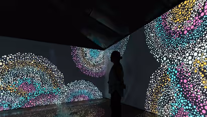 Songlines: Tracking the Seven Sisters (Photo: Kiran Nadar Museum of Art/National Museum of Australia)