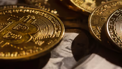 https://stocktwits.com/news-articles/markets/cryptocurrency/btc-versus-gold-peters-anthony-debate/cZKWm1jR7EF