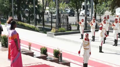 President Droupadi Murmu accords ceremonial guard of honor in Moldova (Photo/ANI)