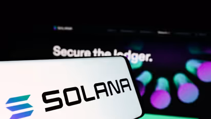 Solana Drops To 4-Month Low As Bitcoin Crash Ripples Through Market – Retail Sentiment Hits Year-Low
