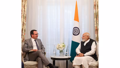 PM Narendra Modi during interaction with Alstom CEO Martin Sion in Paris (Photo/X@narendramodi)