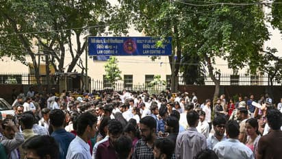 Students gather outside Delhi University during DUSU elections (File Photo/ANI)