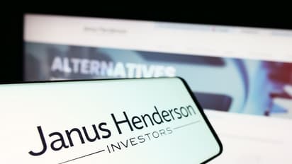 Janus Henderson Stock Heads Toward Record Highs After JPMorgan Upgrade, Price Target Hike: But Retail’s Extremely Bearish
