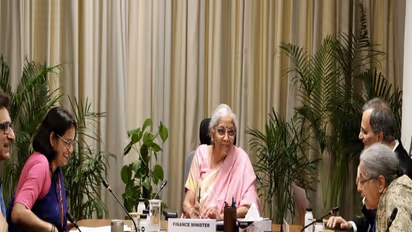 Union Minister for Finance and Corporate Affairs Nirmala Sitharaman with Economists (Photo- X@FinMinIndia)