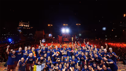 Spain's FIFA World Cup-winning squad in Madrid's Plaza de Cibeles. (Photo: X/ @SEFutbol)