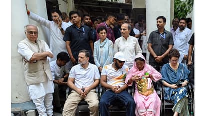 Congress leader Rahul Gandhi with other party leaders. He held protest and demanded registration of FIR (Photo: ANI)