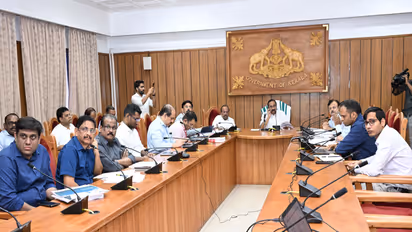 A team of experts from IIT Roorkee, IIT Palakkad, and IIIT Kottayam along with Chief Minister VD Satheesan (Photo/X/@vdsatheesan)