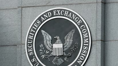 https://stocktwits.com/news-articles/markets/equity/wall-street-is-pushing-back-on-sec-push-for-tokenized-stocks/chDD9dqR3Bx