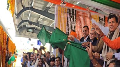 Union Railway Minister Ashwini Vaishnaw and Union Tourism minister Gajendra Sekhawat inaugrate 'Swarn Nagari' (Photo/ANI)