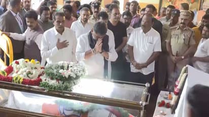 DK Shivakumar pays tribute to late BJP leader B.C. Nagesh (Photo/ANI)