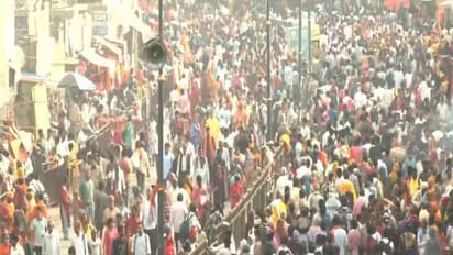 Thousands of devotees throng Shri Ram Janmbhoomi temple in Ayodhya to offer prayers (Photo/ANI)