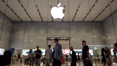 https://stocktwits.com/news-articles/markets/equity/apple-s-foldable-phone-whoop-like-band-cxmt-memory-tests-buzz-keep-traders-hooked/cZojgdmRJap