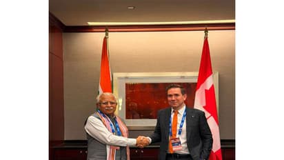 Union Minister Manohar Lal and Corey Hogan, Parliamentary Secretary to the Minister of Energy (Photo/PIB)