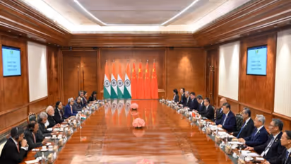 Prime Minister Narendra Modi meeting with Chinese President Xi Jinping on the sidelines of the 18th BRICS Summit in New Delhi (Photo/Chinese MoFA)
