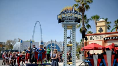 https://stocktwits.com/news-articles/markets/equity/six-flags-entertainment-stock-rises-premarket-activist-investor-puts-pressure-to-spin-off-or-sell-theme-park-real-estate/chDV9ZpR3IA