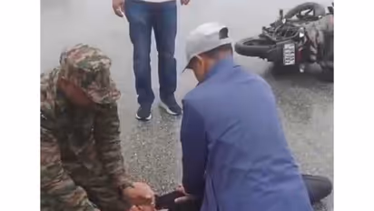 Army Medical Officer saves road accident victim (Photo/ Indian Army)