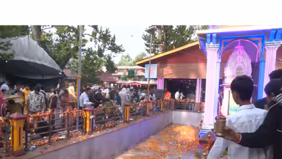 Devotees at Mata Kheer Bhawani Temple in Tulmulla (Photo/ANI)