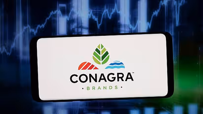 https://stocktwits.com/news-articles/markets/equity/conagra-reaffirms-2027-outlook-earnings-surpass-estimates-but-cag-stock-continues-its-decline/cZMF7UwRBh8