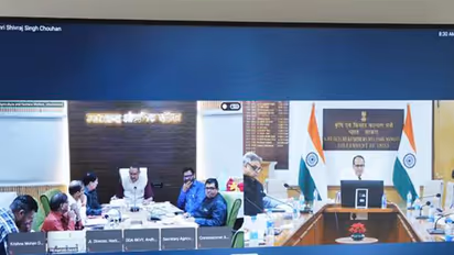 Union Minister Shivraj Singh Chouhan held a high-level review meeting with the Agriculture Ministers and senior officials of five states. (Photo/Ministry of Agriculture & Farmers Welfare)