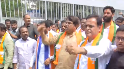 BJP stages protest in Bengaluru (Photo/ANI)