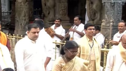 President Droupadi Murmu offers prayers at Lord Sri Venkateswara Swamy Temple in Tirupati. (Photo:Youtube/I&PR AP)